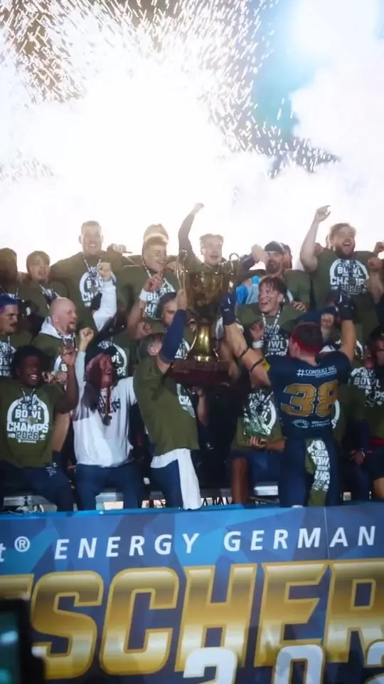 Der Pokal ist daheeme! 
Herzlichen Glückwunsch zum Titel, Dresden Monarchs! 🥇🔥

Was für eine historische Leistung: Mit einer makellosen Bilanz ohne eine einzige Niederlage marschiert die Mannschaft durch das gesamte Jahr und krönt sich im Finale zur unangefochtenen Nummer eins in Deutschland.

Als langjähriger Premiumsponsor sind wir unglaublich stolz darauf, diesen Weg an eurer Seite begleitet zu haben. Ein riesiges Dankeschön geht an das gesamte Team, die Coaches und die fantastischen Fans für eine unvergessliche Saison mit sensationeller Kulisse.

Prost! 🍻

#feldschlößchen #monarchs #dresden #meisterschaft